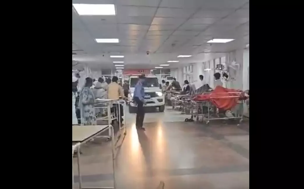 AIIMS में वार्ड के अंदर दौड़ाई पुलिस जीप, छेड़छाड़ के आरोपी को दबोचा, नजारा हैरान कर देगा