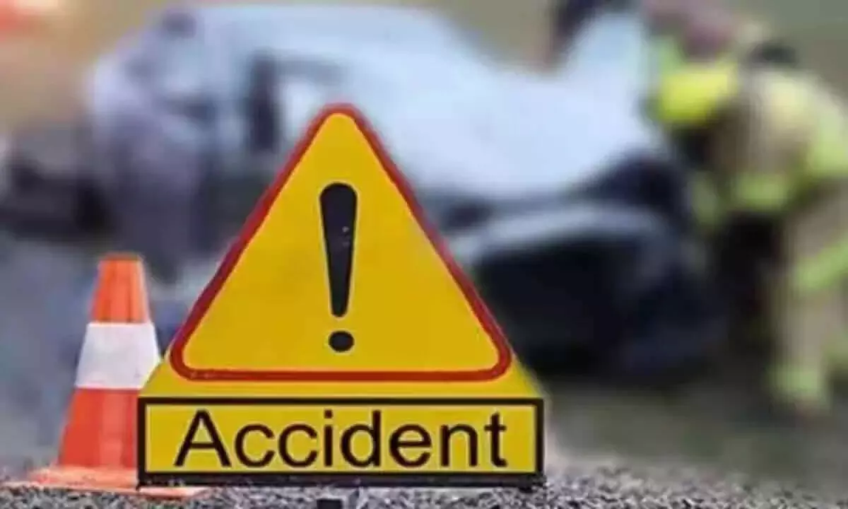 कुरनूल और निर्मल में सड़क दुर्घटनाओं में तीन की मौत और कई घायल