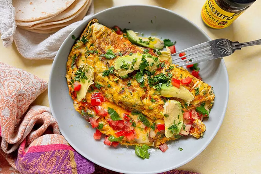 नाश्ते का बेहतरीन ऑप्शन बनेगा मैक्सिकन ऑमलेट, स्वाद के साथ बनेगी सेहत