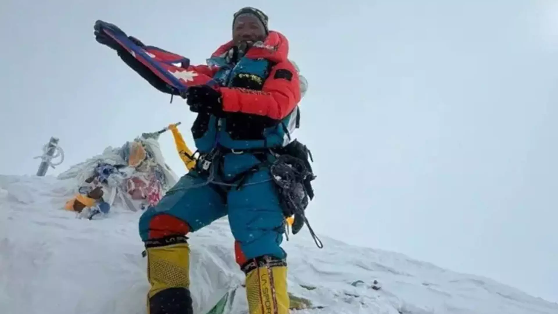 नेपाली पर्वतारोही कामी रीता शेरपा 30वीं बार माउंट एवरेस्ट पर चढ़े, 10 दिन में दूसरा रिकॉर्ड