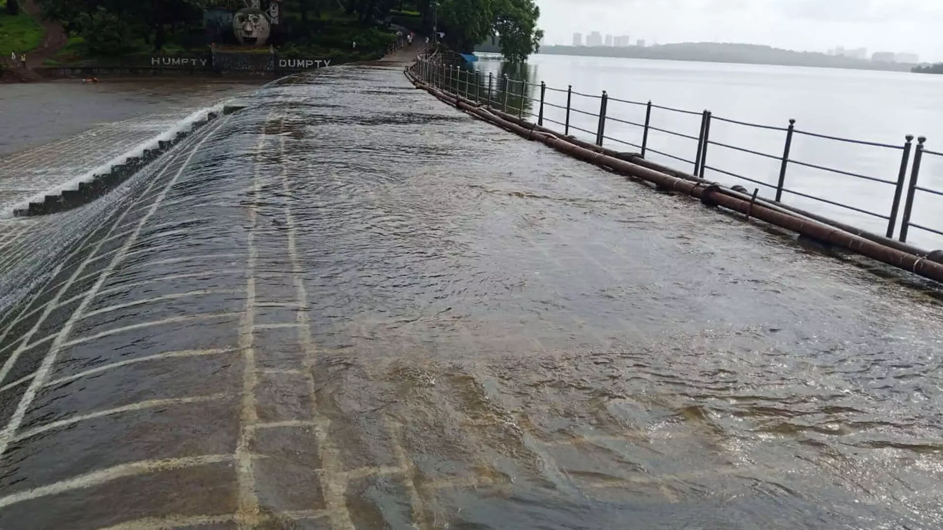 मुंबई: जल संकट गहराया, झील का स्तर गिरकर 10.67% हुआ