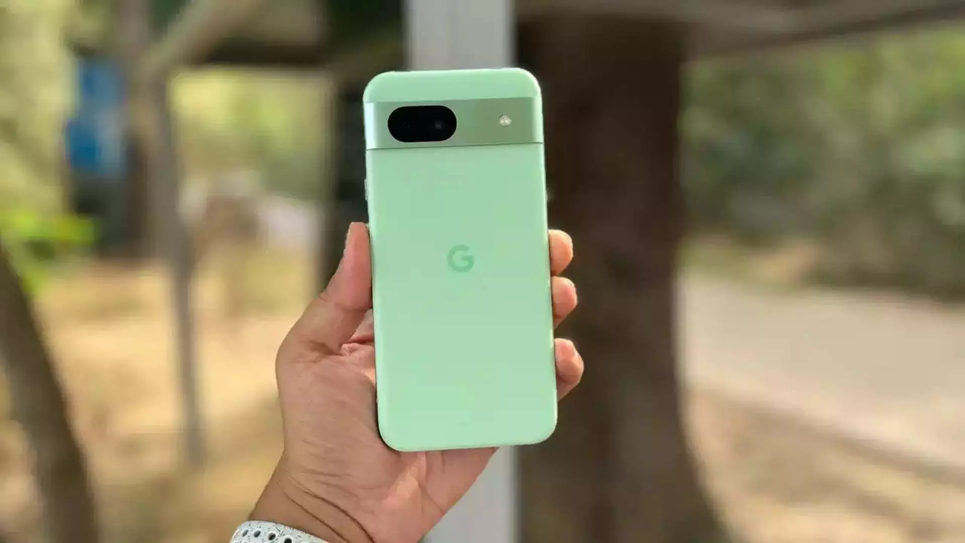 Google Pixel 8 स्मार्टफोन की मैन्युफैक्चरिंग, पढ़े फीचर्स की पूरी डिटेल