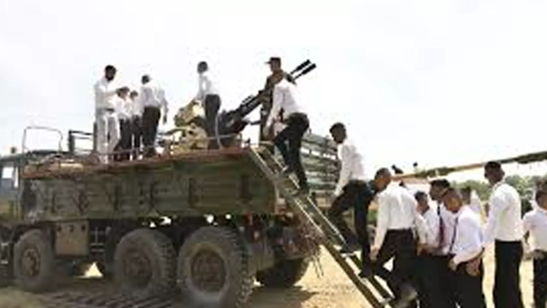 सैनिक स्कूल एनडीए टॉपर्स की सशस्त्र बलों में शामिल होने की आकांक्षाओं को बढ़ावा दिया