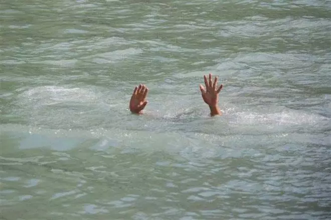 सतलुज में नहाते समय दो युवक डूब गए