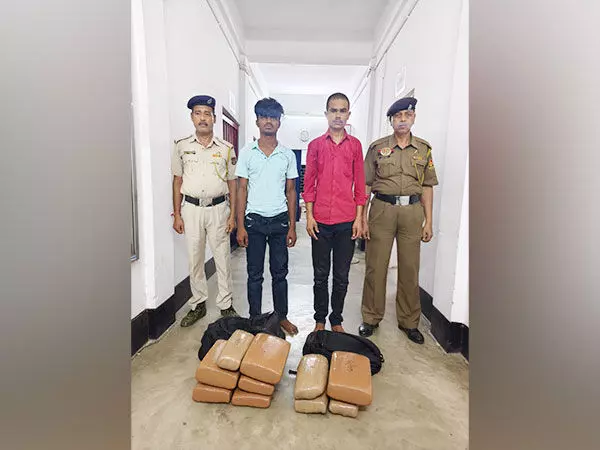 अगरतला रेलवे स्टेशन पर नशीली दवाओं का भंडाफोड़, 22 किलो गांजे के साथ दो गिरफ्तार