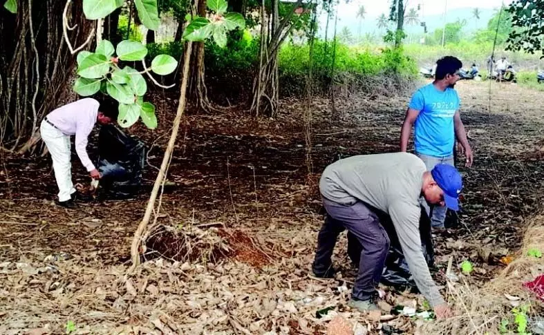 सरकारी अधिकारियों के समर्थन में लुटोलिम प्रदर्शनकारियों ने अचानक सफाई अभियान चलाया