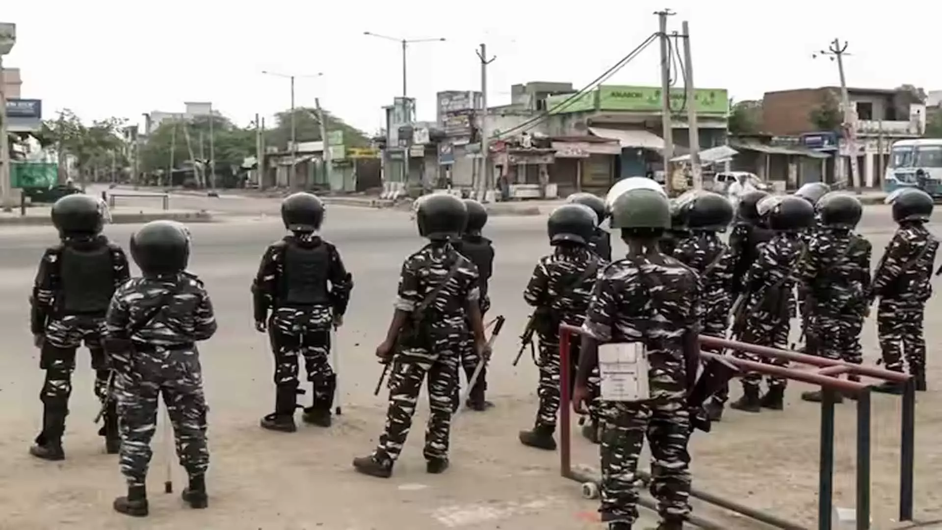 कोलकाता पुलिस ने हिंसक प्रदर्शन से बचने के लिए 60 दिनों के लिए धारा 144 जारी की