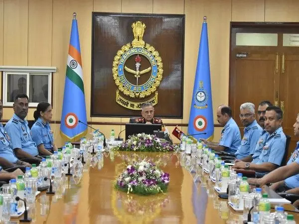 सीडीएस जनरल अनिल चौहान ने बेंगलुरु में भारतीय वायुसेना के मुख्यालय प्रशिक्षण कमान का दौरा किया