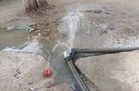 पीएचईडी लोगों के घरों तक पानी पहुंचाने में असफल साबित हुई