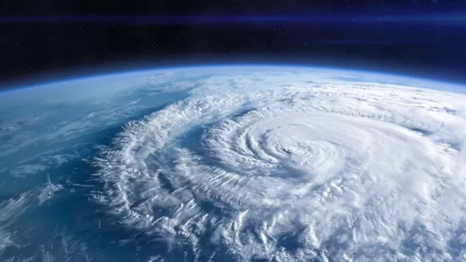 इस साल के तूफान के मौसम में आ सकते हैं 25 नामित तूफान