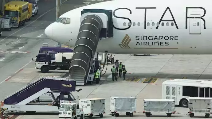 सिंगापुर एयरलाइंस के यात्रियों को 21 मई की लंदन उड़ान में  अशांति का सामना करना पड़ा