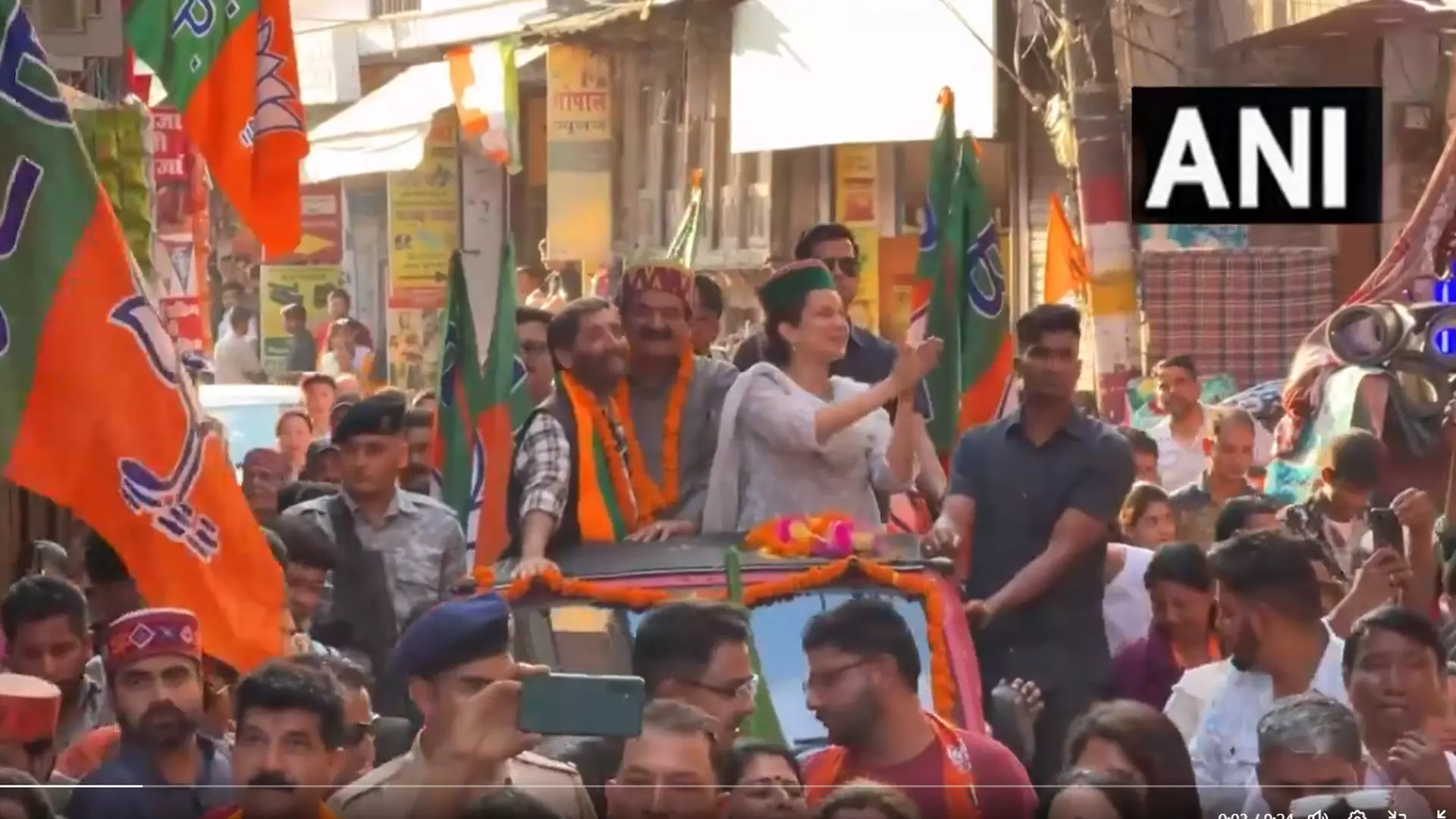 भाजपा उम्मीदवार कंगना रनौत ने किया रोड शो, देखें VIDEO...