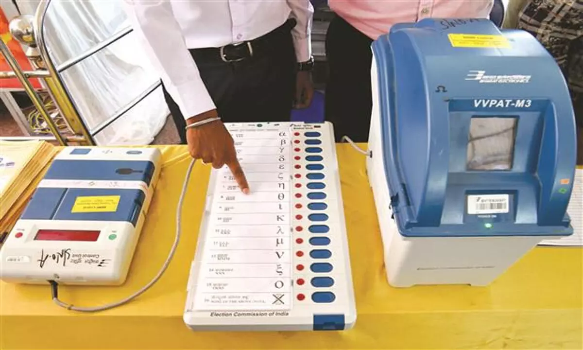 पानीपत में मतदाताओं को मतदान केंद्रों पर असुविधाओं का सामना करना पड़ता