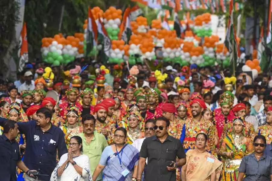 मुख्यमंत्री ममता बनर्जी ने भाजपा के साथ संबंधों के लिए अनुपस्थित विधायक उषा रानी मंडल की खिंचाई