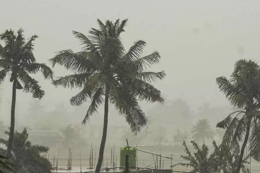 कलकत्ता के कुछ हिस्सों में बारिश, आईएमडी ने स्थानीय बाढ़ और बड़े नुकसान की चेतावनी दी