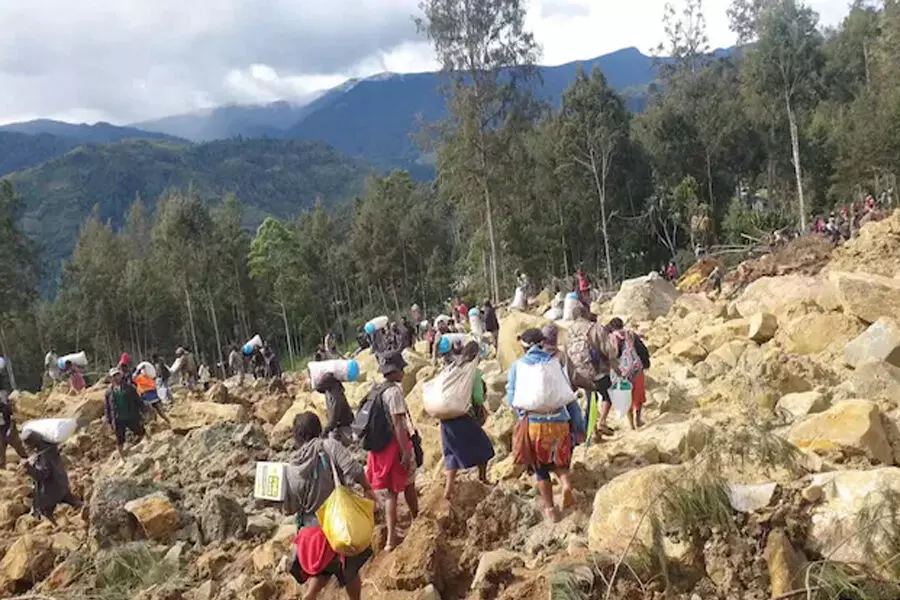 पापुआ न्यू गिनी में भारी भूस्खलन में 2,000 से अधिक लोग जिंदा दफन हो गए