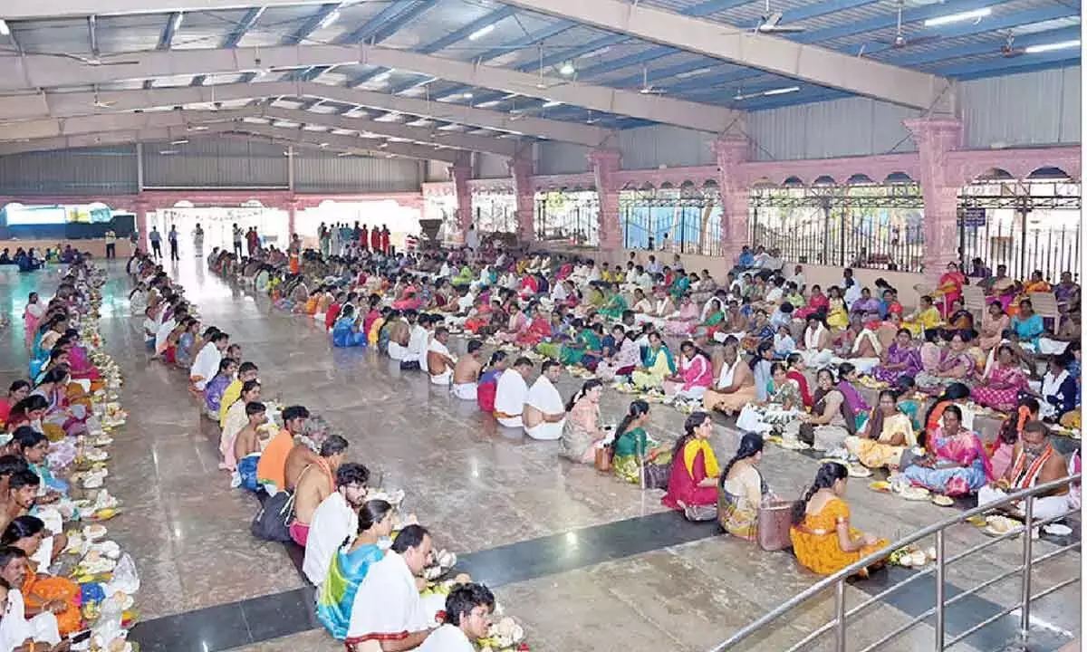 संकटहारा चतुर्थी पर कनिपक्कम मंदिर में भक्तों की भीड़ उमड़ती