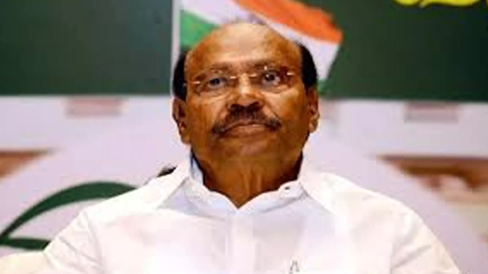 संस्थापक डॉ. एस रामदास ने तमिल भाषा के विकास के लिए योजनाओं को लागू करने की आलोचना की