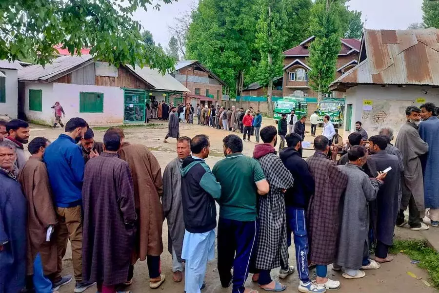 58 प्रतिशत से अधिक मतदान के साथ, जम्मू-कश्मीर में 35 वर्षों में सबसे अधिक मतदान हुआ