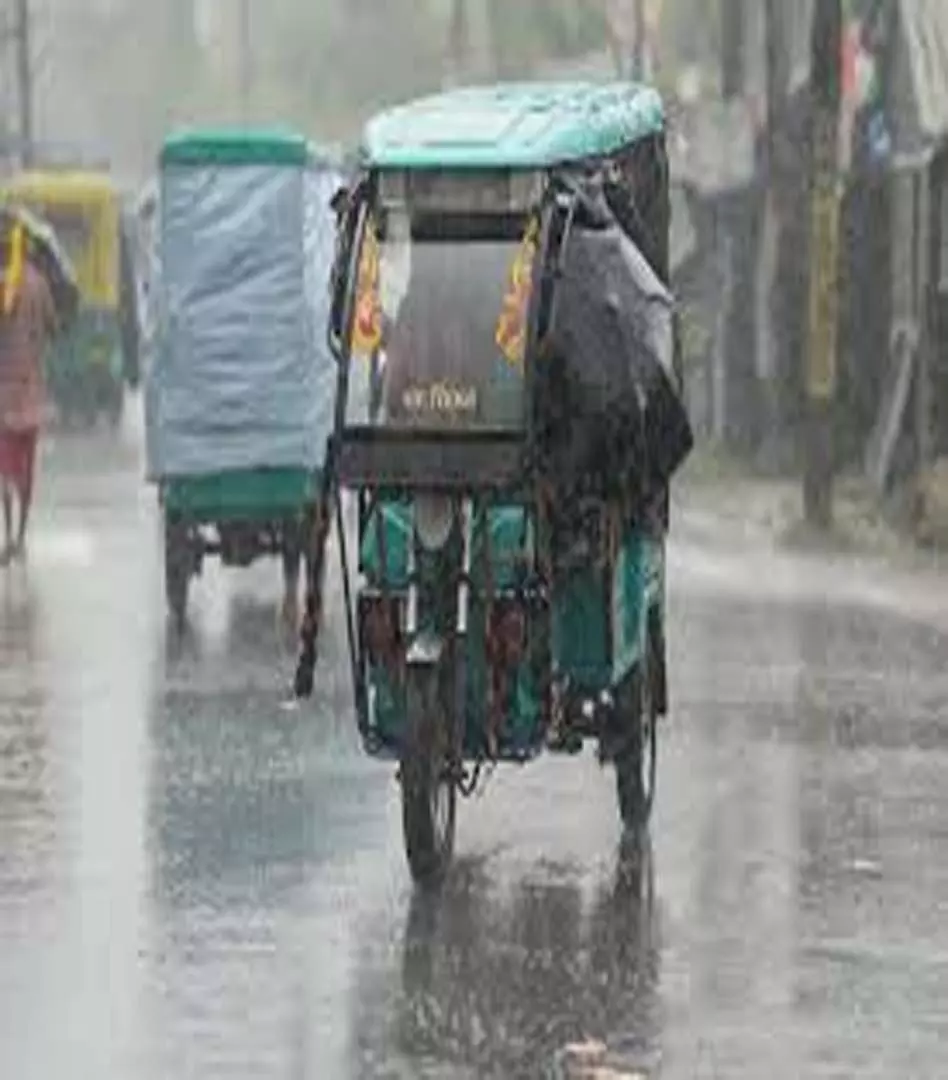 चक्रवाती तूफान ‘रेमल’ से बंगाल में हुई रातभर बारिश, लाखो लोग हुए सिफ्ट