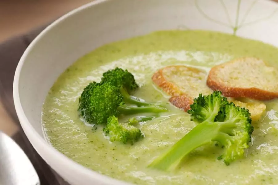 घर पर बनाएं सुपर स्वादिष्ट और क्रीमी ब्रोकोली सूप