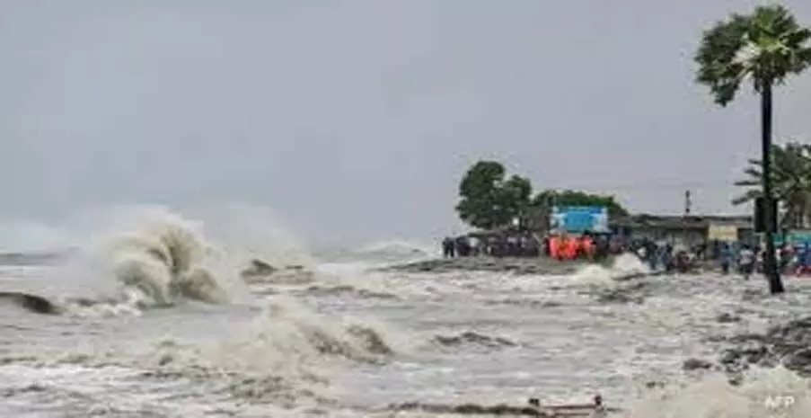 चक्रवाती तूफान ‘रेमल’ ने पश्चिम बंगाल के कई हिस्सों में मचाई तबाही, हुयी 2 की मौत