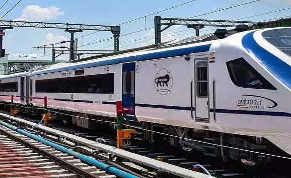 ट्रेन की बिजली बंद होने पर वंदे भारत एक्सप्रेस में यात्रियों ने किया हंगामा