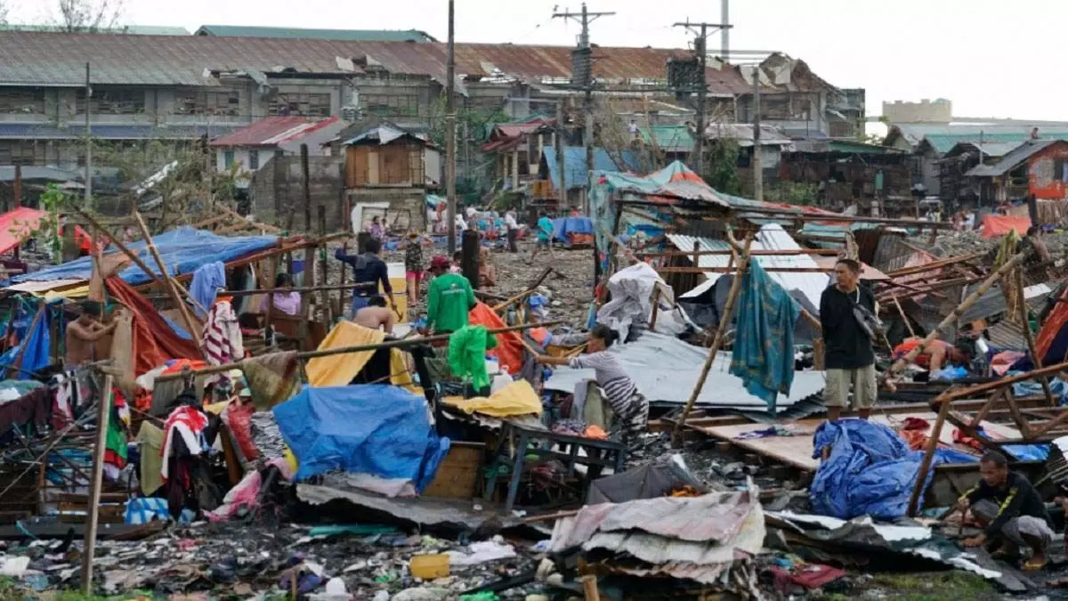 फिलीपींस में तूफान से सात लोगों की मौत, एयरपोर्ट-बंदरगाह का परिचालन प्रभावित
