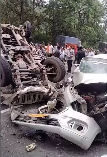 री-भोई सड़क दुर्घटना में एक की मौत, कई घायल