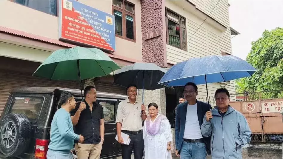 सिक्किम भाजपा ने धन के गबन को लेकर स्टेट बैंक कर्मचारियों के खिलाफ शिकायत दर्ज