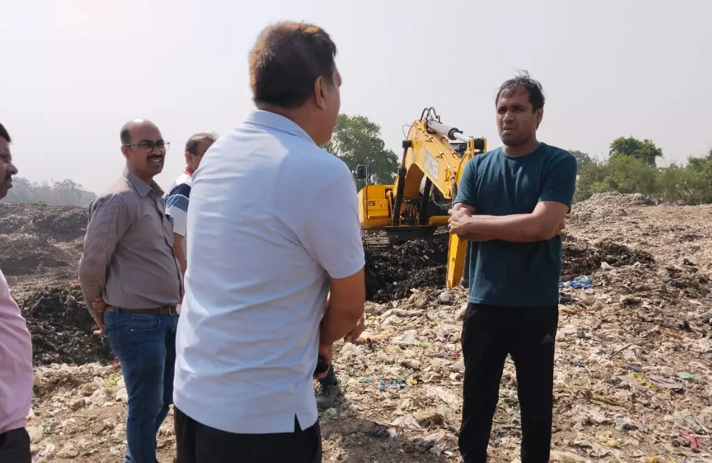 निगम आयुक्त अबिनाश मिश्रा ने रायपुर शहर में निर्माणाधीन कार्यों का किया निरीक्षण