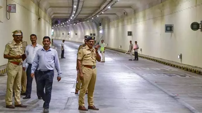 मुंबई तटीय सड़क सुरंग में रिसाव से चिंता बढ़ी