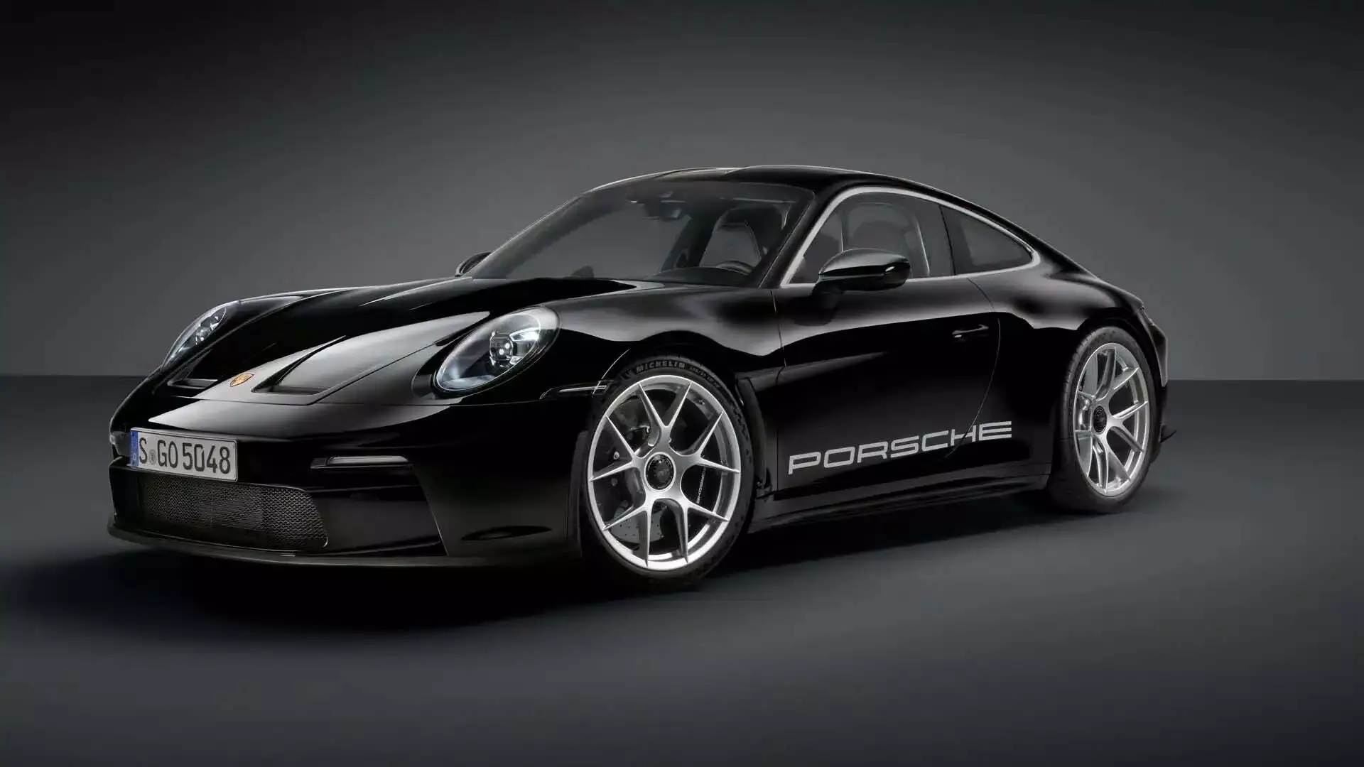 Porsche ने Hybrid तकनीक के साथ पेश की 911, जानें कैसे हैं फीचर्स