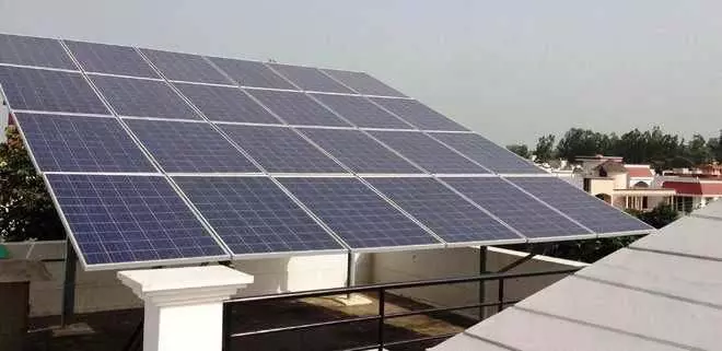 जम्मू में बैंकों को सौर छतों के लिए ऋण स्वीकृत करने का निर्देश