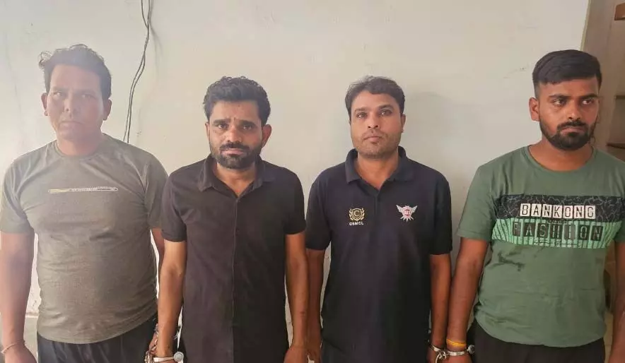 रायपुर में शराब दुकान के 4 कर्मचारी गिरफ्तार, 36 लाख की चोरी का खुलासा