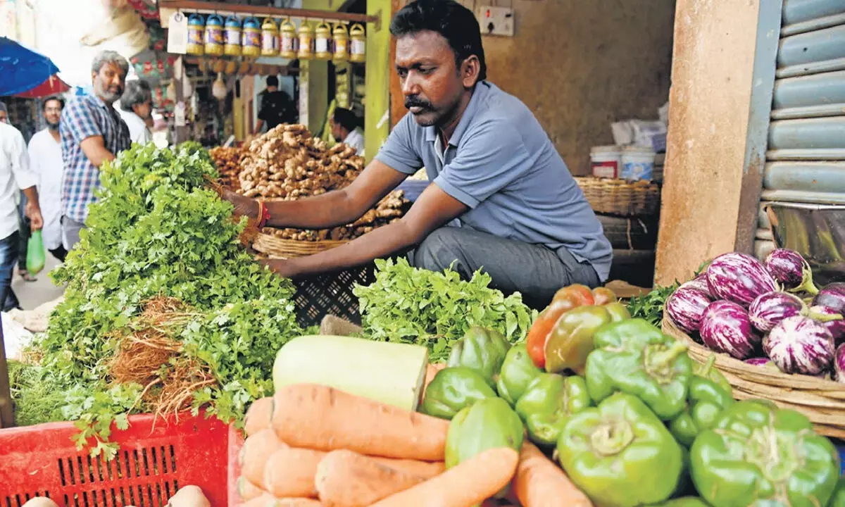 कर्नाटक में एक महीने तक सब्जियां महंगी रहेंगी