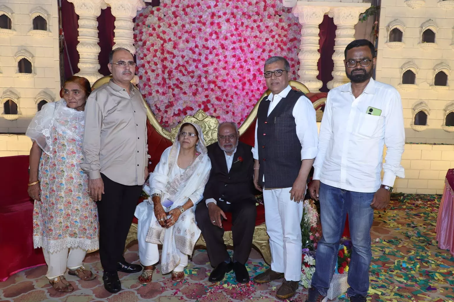 कांग्रेस नेता आसिफ मेमन के माता पिता के शादी की 50वीं वर्षगांठ
