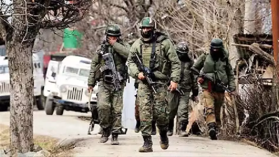 Jammu and Kashmir News: जम्मू-कश्मीर के पुंछ में सुरक्षाबलों और आतंकवादियों के बीच मुठभेड़