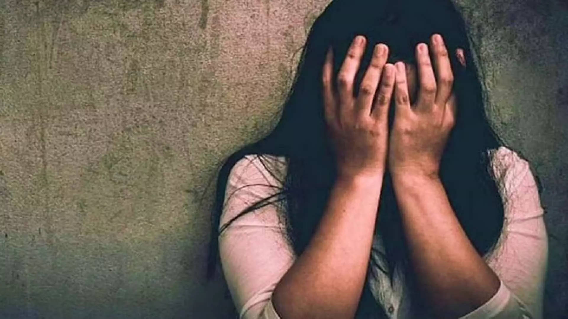 rape mumbai:40 वर्षीय पिता ने नाबालिग बेटी से बलात्कार कर उसे गर्भवती कर दिया