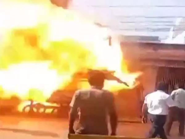 Tirunelveli : दुकान में गैस सिलेंडर फटने से लगी आग, छह लोग घायल