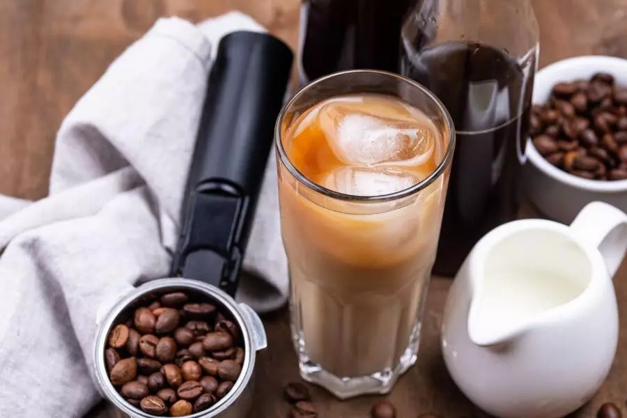 Cold Coffee : 5 कारण क्यों कोल्ड कॉफ़ी गर्मियों के लिए है बेहतरीन पेय