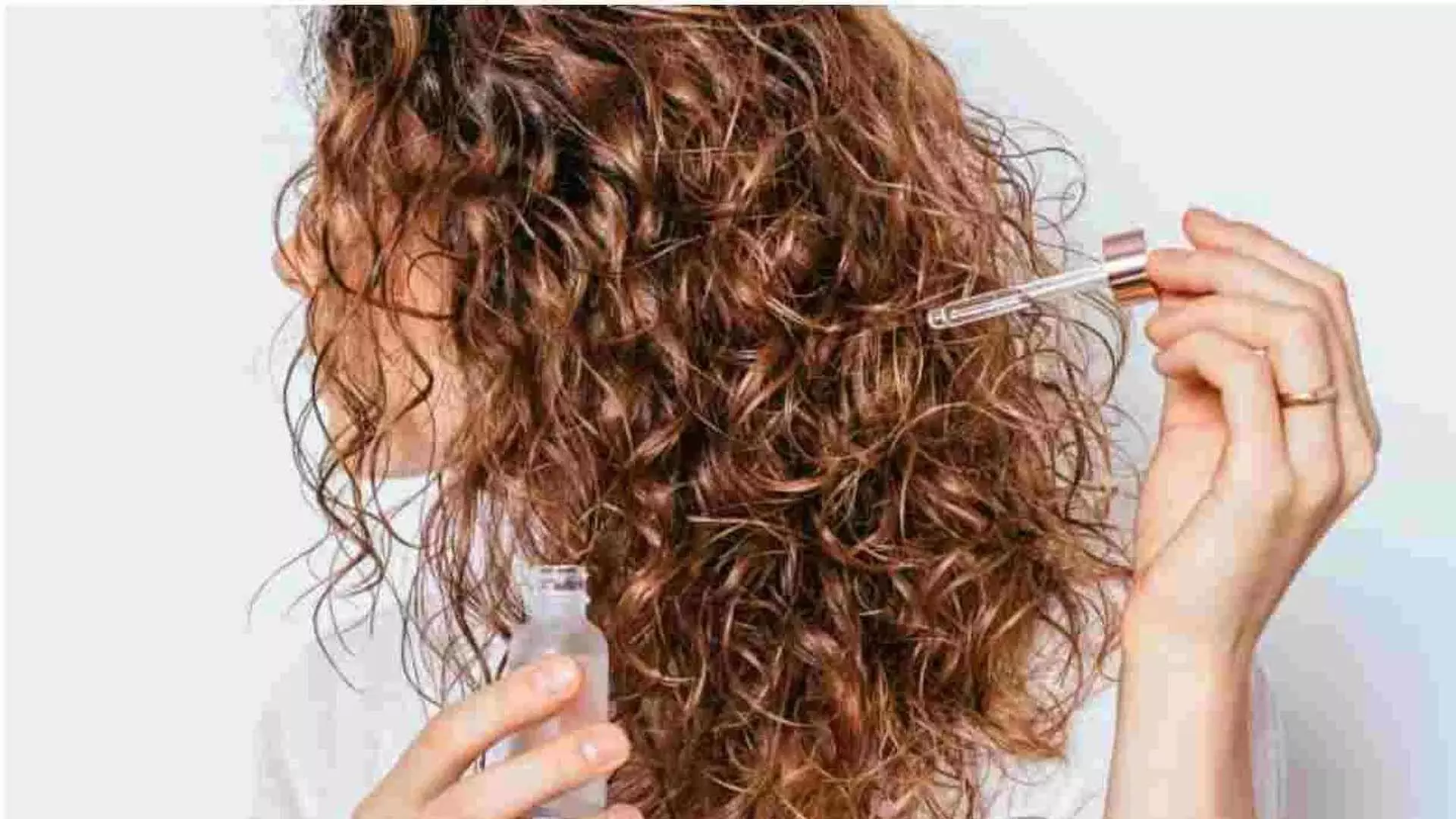 Hair tips: बालों की कई समस्याओं का इलाज हैं टी ट्री ऑयल के फायदे