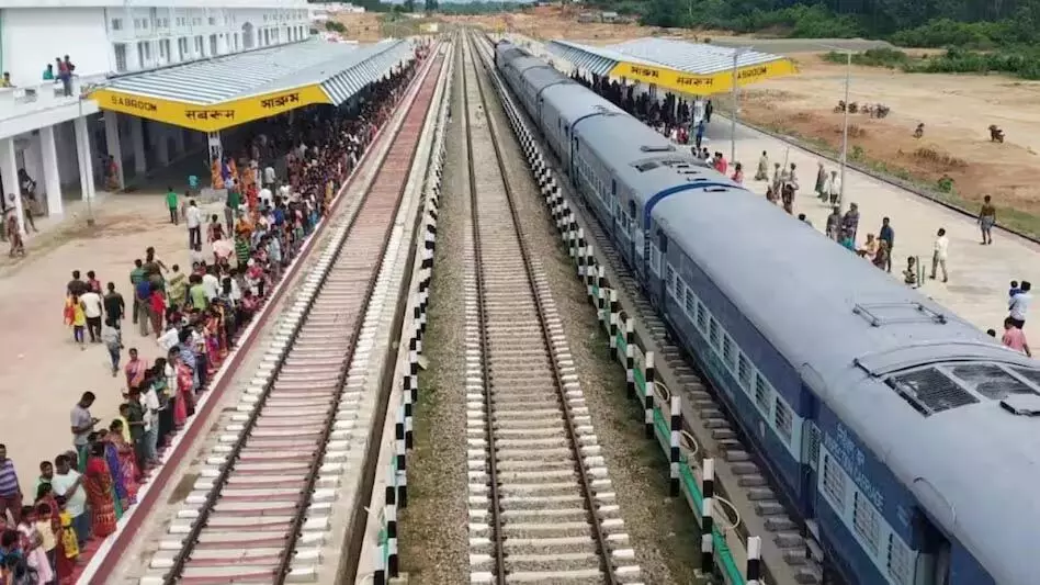 Assam : एनएफ रेलवे ने लुमडिंग डिवीजन के जुगीजन-जमुनामुख सेक्शन के बीच ट्रेन सेवा स्थगित
