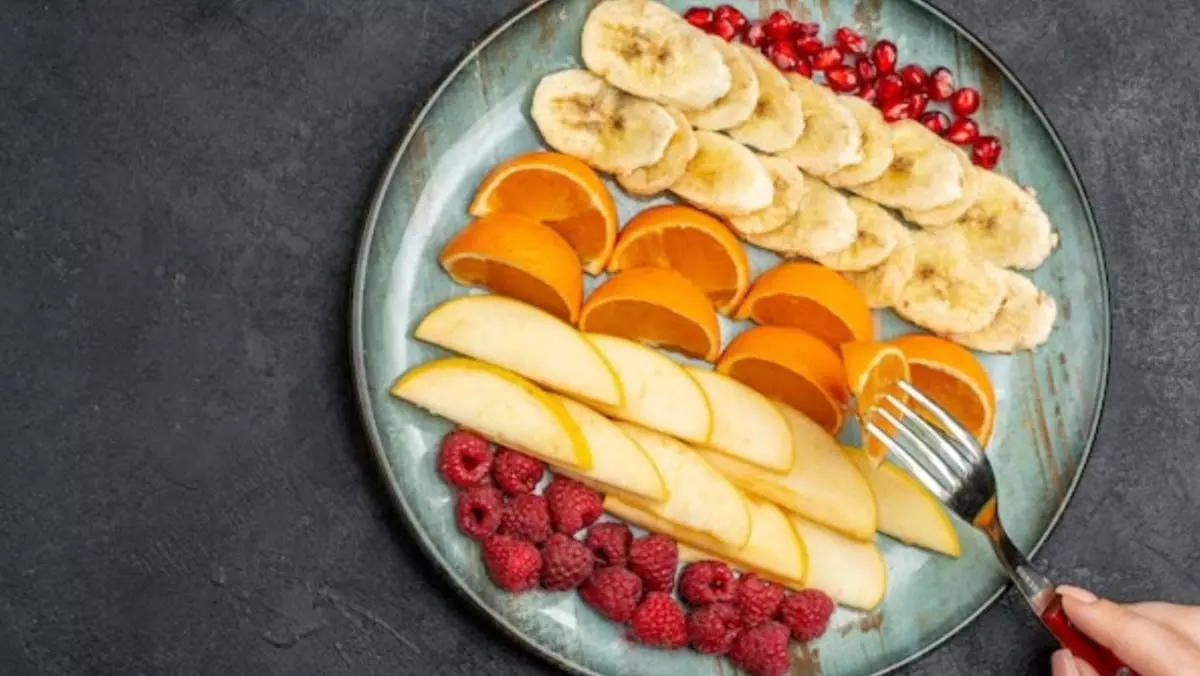 Chopped fruits: कटे हुए फलों को ताजा कैसे रखें जानिए तरीका