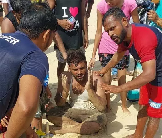Goa News: कैलंगुट समुद्र तट पर पर्यटक को डूबने से बचाया गया
