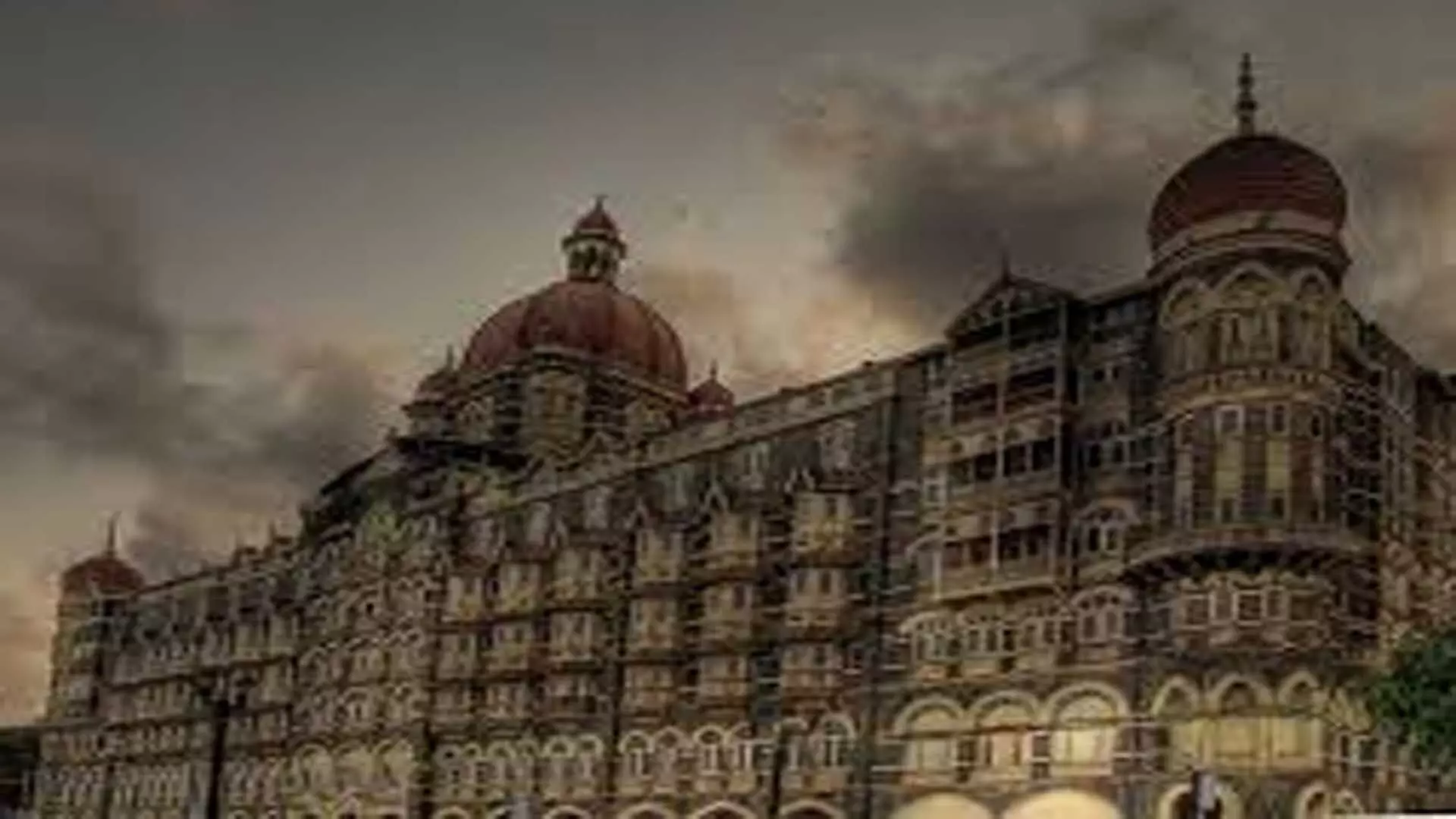 Mumbai: ताज होटल को उड़ाने की धमकी देने वाला व्यक्ति गिरफ्तार