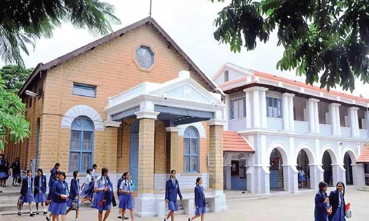 Tamil Nadu news: स्कूल खुलने से पहले तमिलनाडु में 1.5 हजार निजी स्कूलों को मान्यता का इंतजार