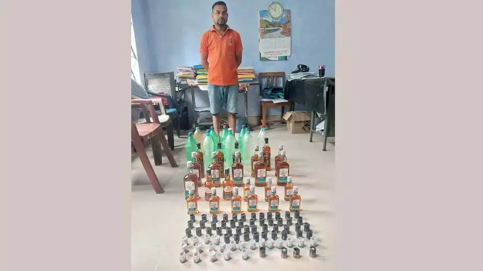 Assam :  डिगबोई के मार्गेरिटा में छापेमारी के दौरान 41 लीटर से अधिक शराब जब्त