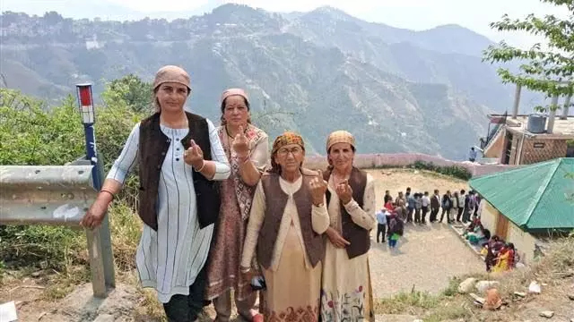 Lok Sabha Elections 2024:: हिमाचल प्रदेश में सुबह 11 बजे तक 31.94 प्रतिशत मतदान दर्ज किया गया