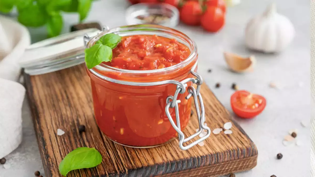 Tomato Chutney Recipe : परांठे के साथ पेयर करें ये स्वादिष्ट पंजाबी टमाटर चटनी